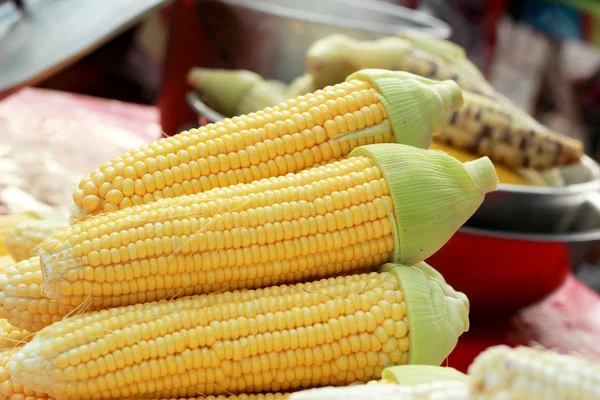 Maíz dulce en el mercado —  Fotos de Stock