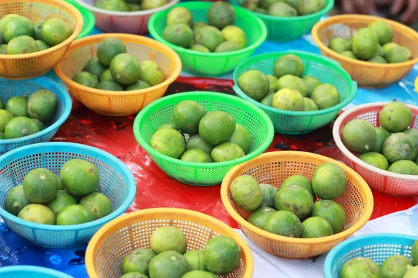 Citron frais sur le marché — Photo