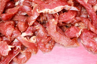 taze çiğ domuz - pazarda dokulu