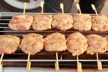 Bar-BQ veya barbekü ızgara et