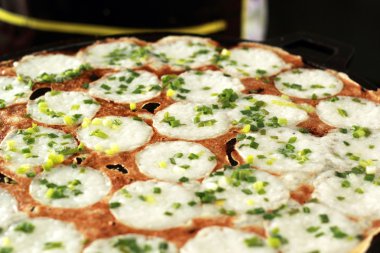 Hindistan cevizi sütü karıştırın şeker ve un. -nazik bir Tay sweetmeat