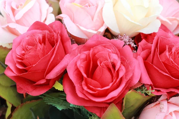 Piękne sztuczne kwiaty róży — Zdjęcie stockowe
