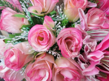 Yapay çiçeklerin güzelliği