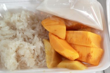 Mango yapışkan pirinç - Tayland tatlılar