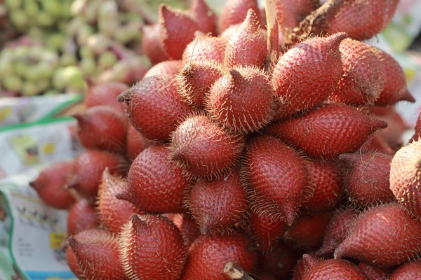 Zalacca frukt i marknaden — Stockfoto