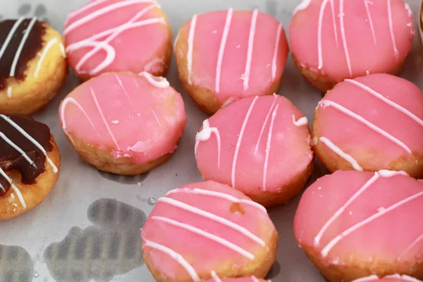 A lot of donut and strawberry — Stock Photo, Image