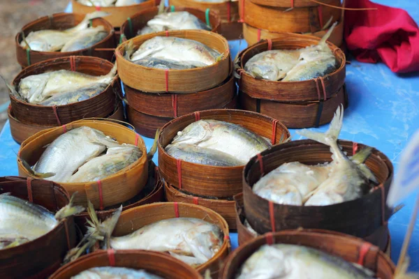 Σκουμπρί ψαριών στην αγορά — Φωτογραφία Αρχείου