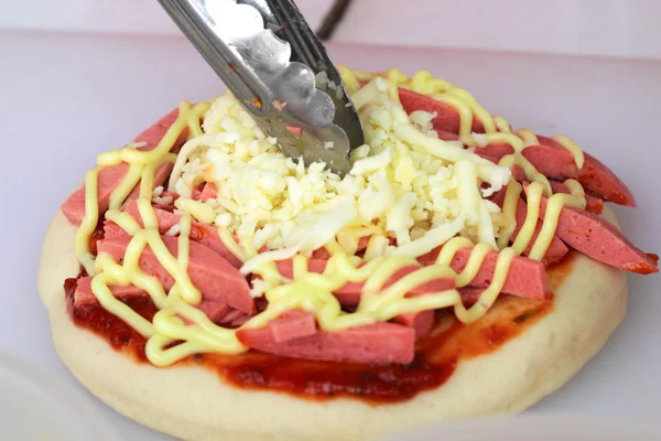 Italian pizza ham cheese and pepper — Stock Photo, Image