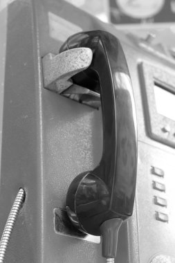 Antika telefonu kapat