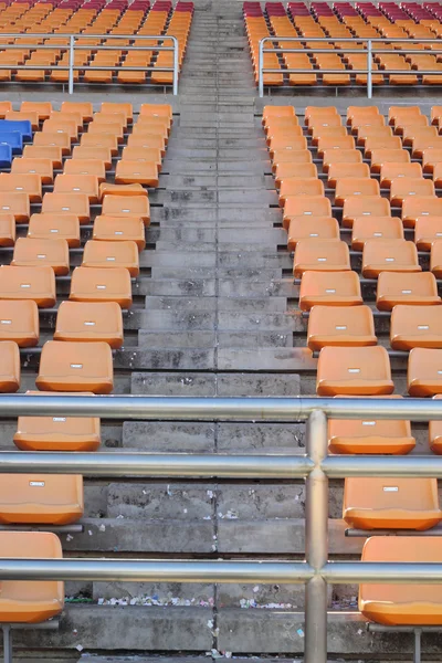 Asientos de estadio para ver algún deporte o fútbol — Foto de Stock