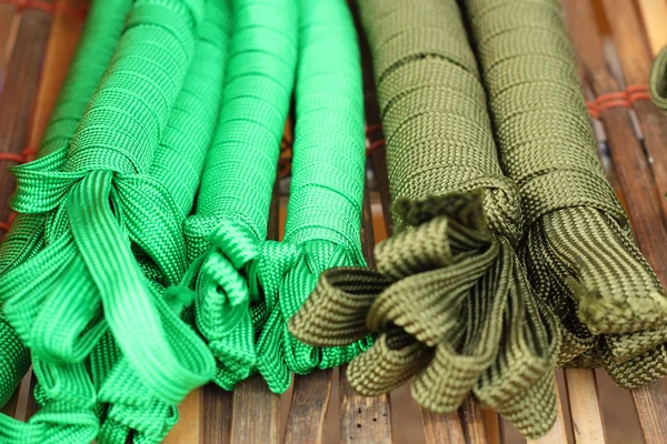 Groene touw riem - te koop — Stockfoto