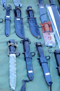 çok keskin bir bıçak.