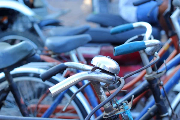 빈티지 오래 된 자전거의 클로즈업. — 스톡 사진