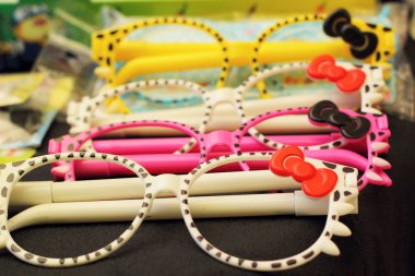 gözlük satış için bir sürü 