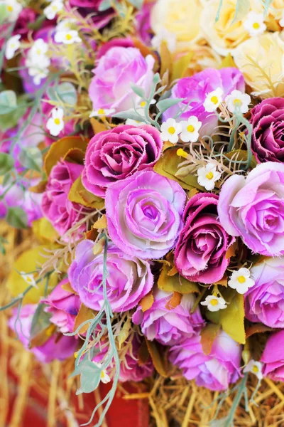 Mooi van roos kunstmatige bloemen — Stockfoto