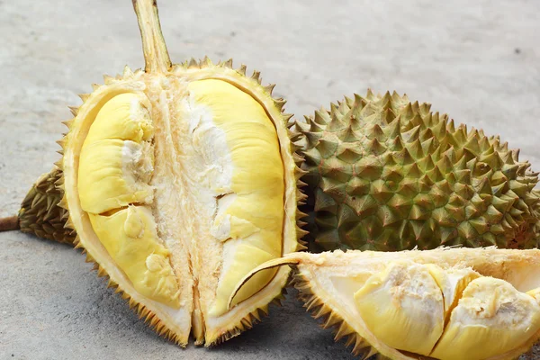 Durian meyve yemek için olgunlaşmış