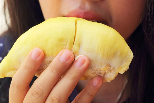 Durian fruit ripe for eaten in hand — Stock Photo, Image