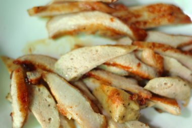 bir sürü tabak domuz