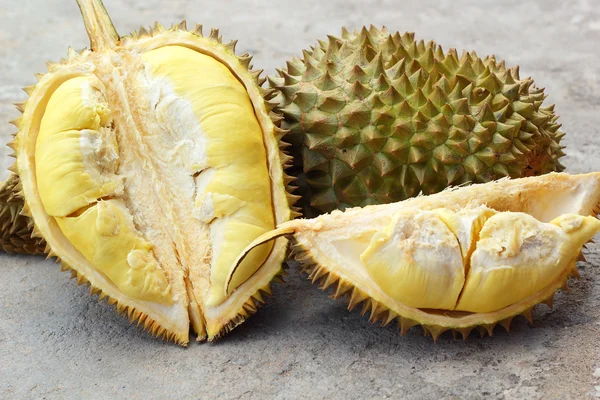 Durian meyve yemek için olgunlaşmış