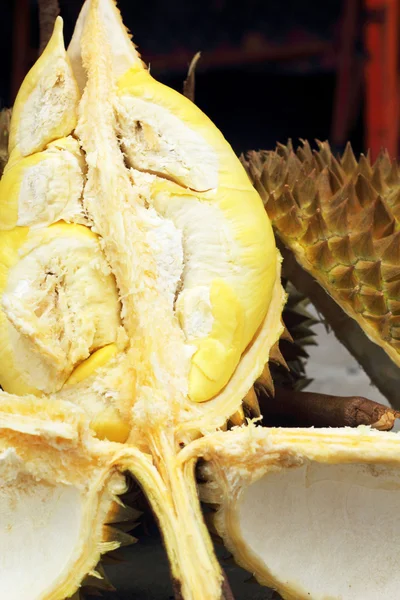 Durian vruchten rijp voor gegeten — Stockfoto