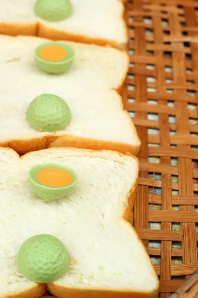 Sliced bread with chocolate green — Stock Photo, Image