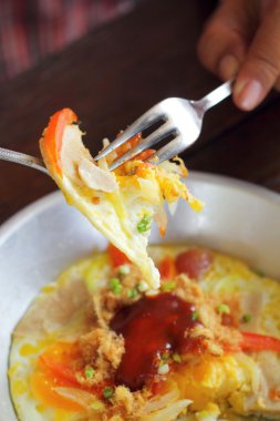 sahanda yumurta tava ile Kahvaltı 