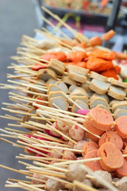 Satılık geniş bir et topu. 