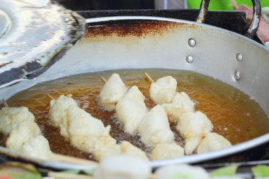 Satılık geniş bir et topu. 