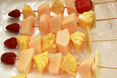 Barbekü çeşitli meyve buz