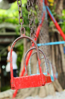 brinquedos diversos no playground para criançaÇocuk oyun alanı içinde çeşitli oyuncaklar