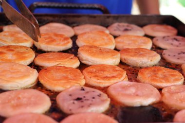 Tayland tatlı, mix un, Hindistan cevizi ve sonra kızarmış.