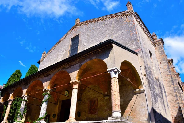 Kostel Santa Maria Maggiore Sirmione Itálie — Stock fotografie