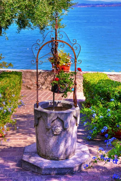 Jardín Sirmione Lago Garda Italia — Foto de Stock