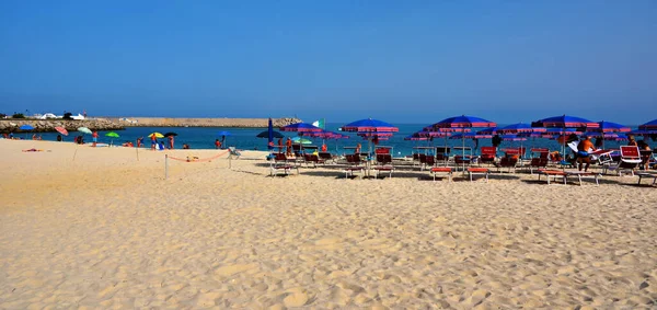 Spiaggia Sabbiosa Parghelia Con Suoi Bagnanti Settembre 2021 Tropea Italia — Foto Stock