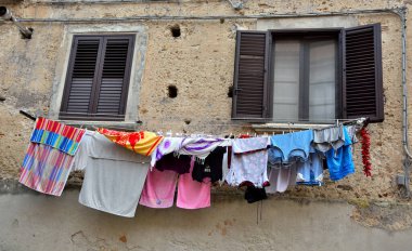 Vibo valentia Calabria İtalya 'daki tarihi bina penceresi