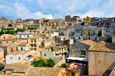 San Giorgio Sicilya 'daki çan kulesinden görüldü.