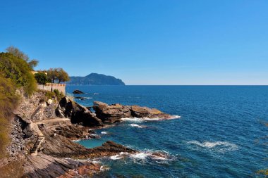 Genoa nervi italy 'nin güvertesinden görünen sahilin panoraması
