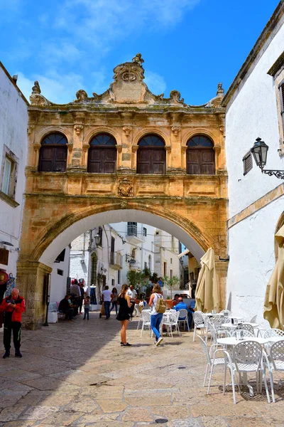 Der Bischofspalast Von Ostuni Ist Ein Gebäude Aus Dem Jahrhundert — Stockfoto