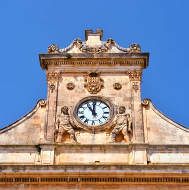 XIX yüzyıl belediye binası Ostuni, Puglia, İtalya