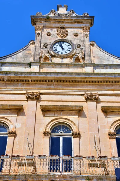 Xix Eeuws Stadhuis Ostuni Puglia Italië — Stockfoto