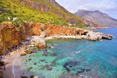  Cala Berretta ve Cala della disa 'da banyocular ve yürüyüşçüler... 21 Sep 2021 San Vito lo Capo İtalya' daki çingaronun doğal rezervleridir.