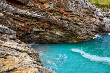 Çingaro doğal rezervindeki kıyı manzarası Sicilya 'da.