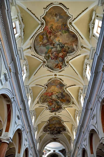 Wnętrze Bazyliki Santa Maria Assunta Znanej Również Jako Kościół Macierzysty — Zdjęcie stockowe
