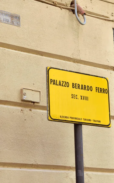 Indications Tourists Italian English Berardo Ferro Palace Sep 2021 Trapani — Foto de Stock