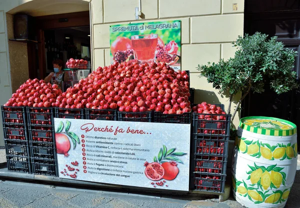 Characteristic Local Bar You Can Taste Pomegranate Juice Sep 2021 — 스톡 사진