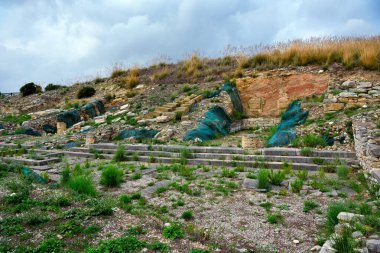 Segesta 'daki eski Yunan tapınağı, Trapani Sicilya, İtalya