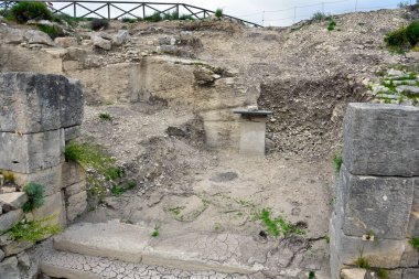 Segesta 'daki eski Yunan tapınağı, Trapani Sicilya, İtalya