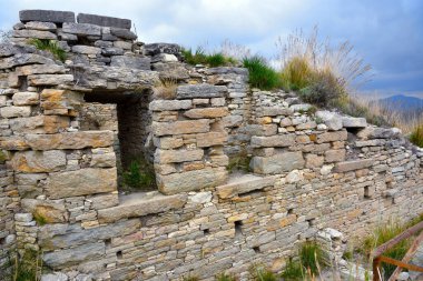 Segesta 'daki eski Yunan tapınağı, Trapani Sicilya, İtalya