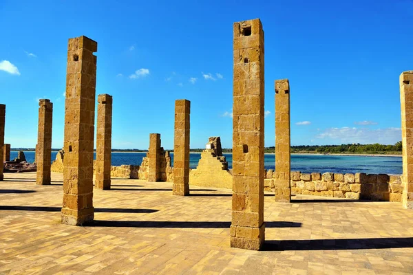 Vendicari Doğa Koruma Alanı, Sicilya, İtalya 'daki terk edilmiş tonaranın kalıntıları.