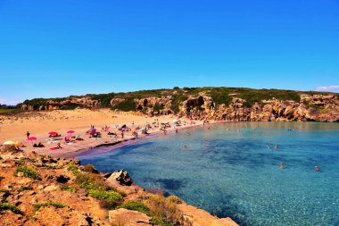 Sicilya 'nın en güzel plajlarından birinde, Vendicari Doğal Rezerv Siraküzü' nde.